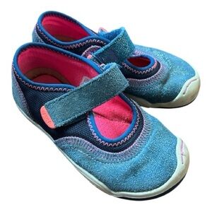 Plae size 9.5 blue sparkle Emme shoes 

#kiddoscloset #plae #emme